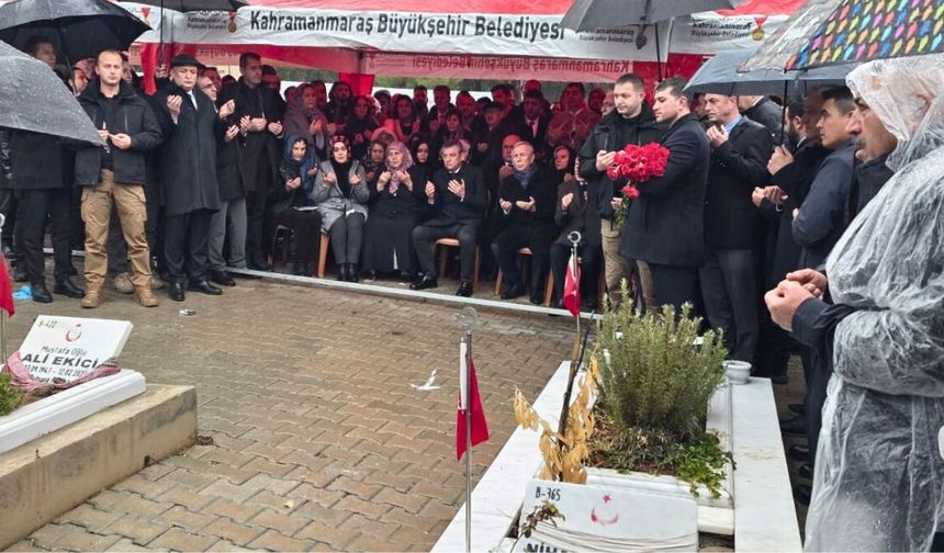 CHP Genel Başkanı Özgür Özel, 6 Şubat Şehitlerini Kahramanmaraş’ta Andı