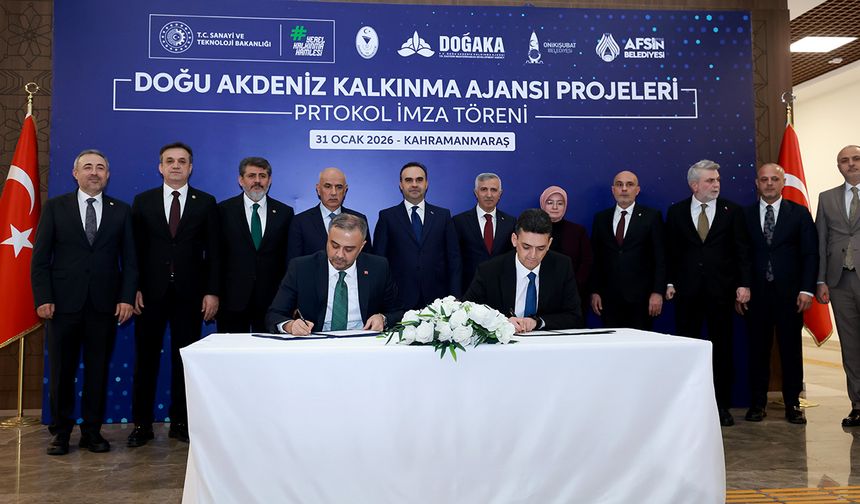 Başkan Toptaş, Bakan Fatih Kacır’ın katıldığı imza töreninde ONİKAD’ın protokolünü imzaladı