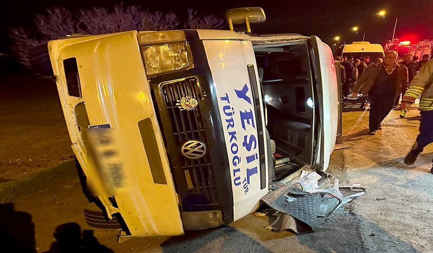 Kahramanmaraş’ta minibüs devrildi: 10 yaralı