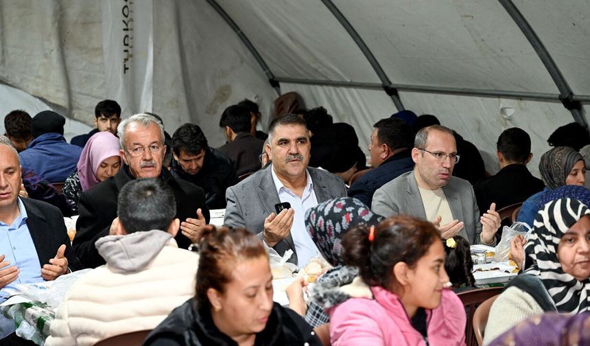 Türkoğlu’nda Ramazan Coşkusu: İftar Sofraları, etkinlikler ve manevi atmosfer bir arada