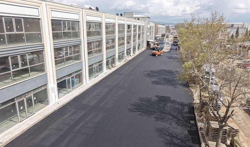 Büyükşehir, Toptancılar Sitesinde asfalt çalışmasını sürdürüyor