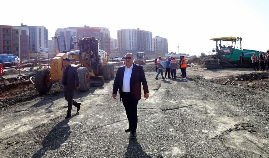 Başkan Akpınar Doğukent Mahallesinde devam eden çalışmaları yerinde inceledi