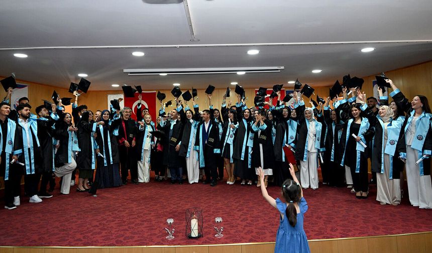 Afşin Sağlık Yüksekokulunda mezuniyet coşkusu