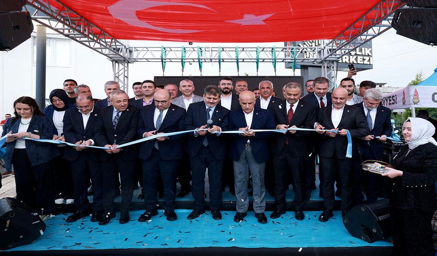 Onikişubat Belediyesi’nin Kale Gençlik Merkezi yoğun katılımla hizmete açıldı