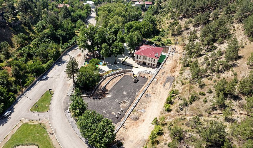 Çınaraltı Çay Bahçesi’nde çalışmalar tamamlanıyor