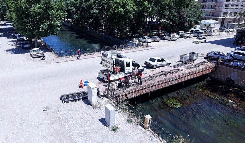 Elbistan’daki Köprüler Büyükşehir’in dokunuşuyla yenileniyor