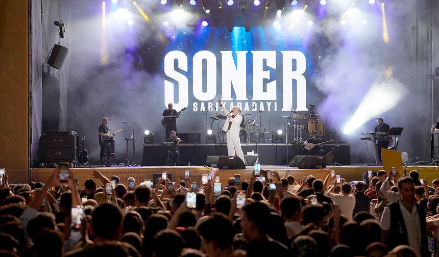 Kahramanmaraş’ta Soner Sarıkabadayı konseri