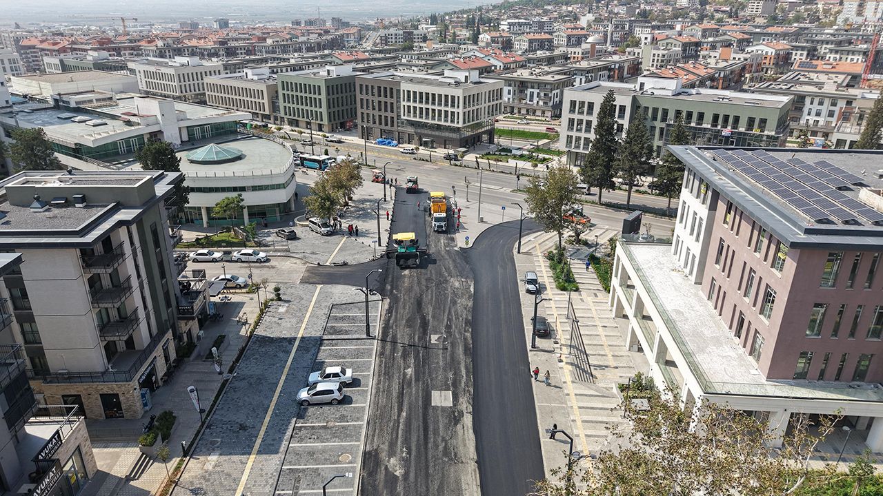 Büyükşehir, Hükümet Bulvarı’nın asfaltını yeniliyor